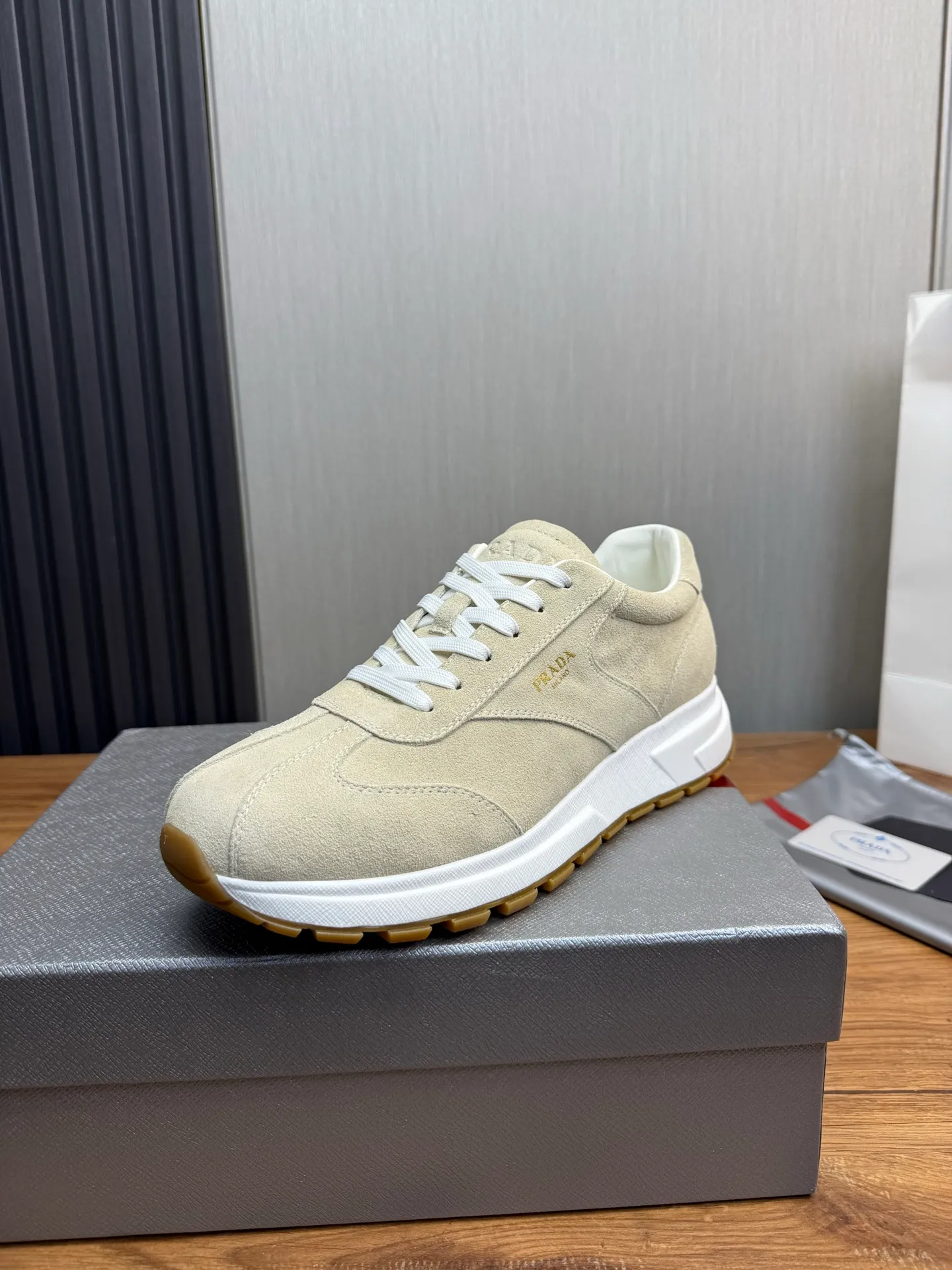 Men's shoes 💰580💰 [PRADA] Hot-selling men's shoes shipped 👏Official website synchronized ⬆️ Original cowhide fabric + cowhide lining, cowhide feet 🐮 1:1 shipment ✔️Original original sole, 38-45 (45. Customized, non-refundable)